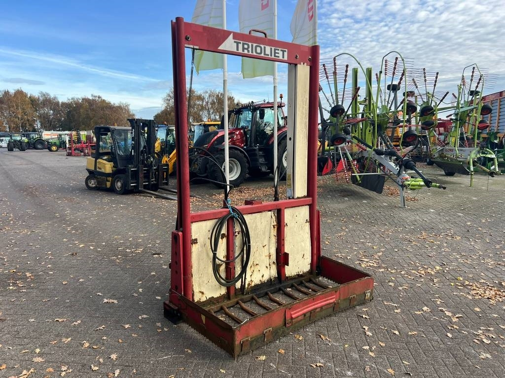 Trioliet TU 195 Kuilvoersnijder - المعدات لتربية الماشية: صور 4 Trioliet TU 195 Kuilvoersnijder - المعدات لتربية الماشية: صور 4