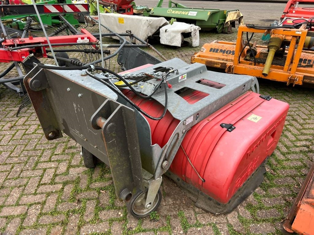 Westermann veegmachine Perfekt 1800 veegmachine - مكنسة: صور 1 Westermann veegmachine Perfekt 1800 veegmachine - مكنسة: صور 1