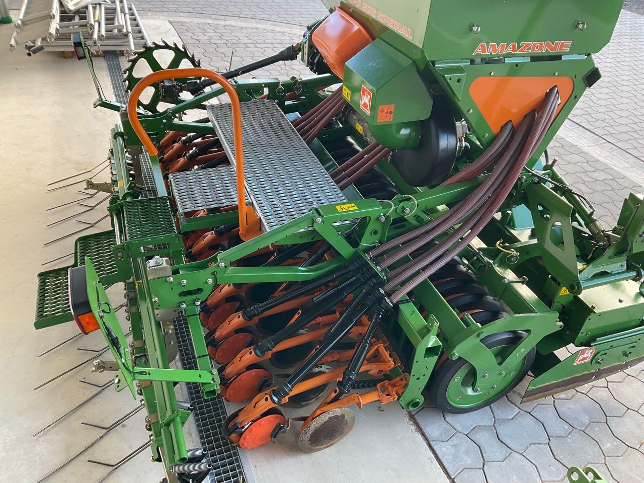 Amazone ADP 303 Spezial, KX 3000 - الة بذر: صور 2 Amazone ADP 303 Spezial, KX 3000 - الة بذر: صور 2