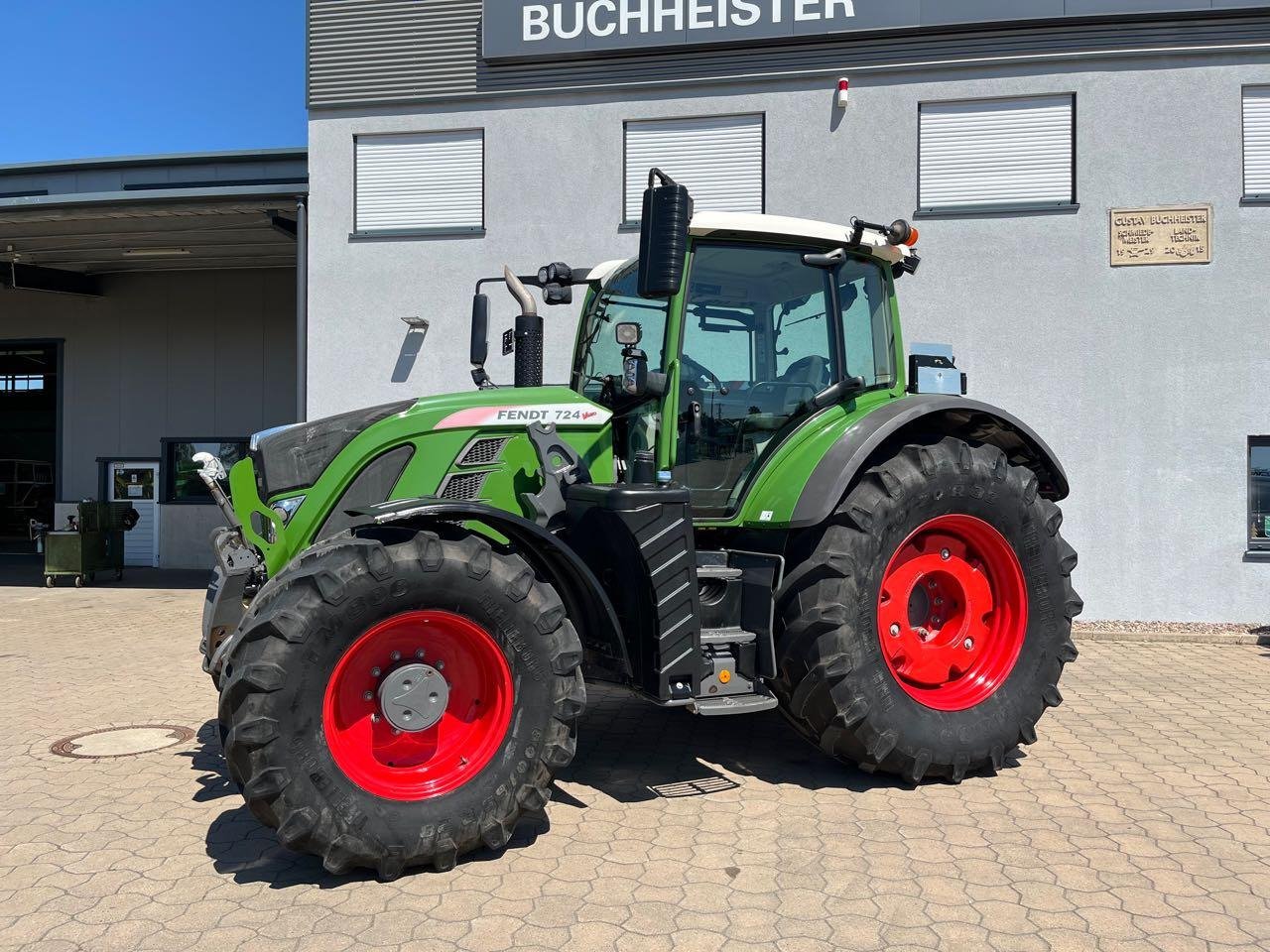 Fendt 724 Vario S4 - جرار: صور 1 Fendt 724 Vario S4 - جرار: صور 1