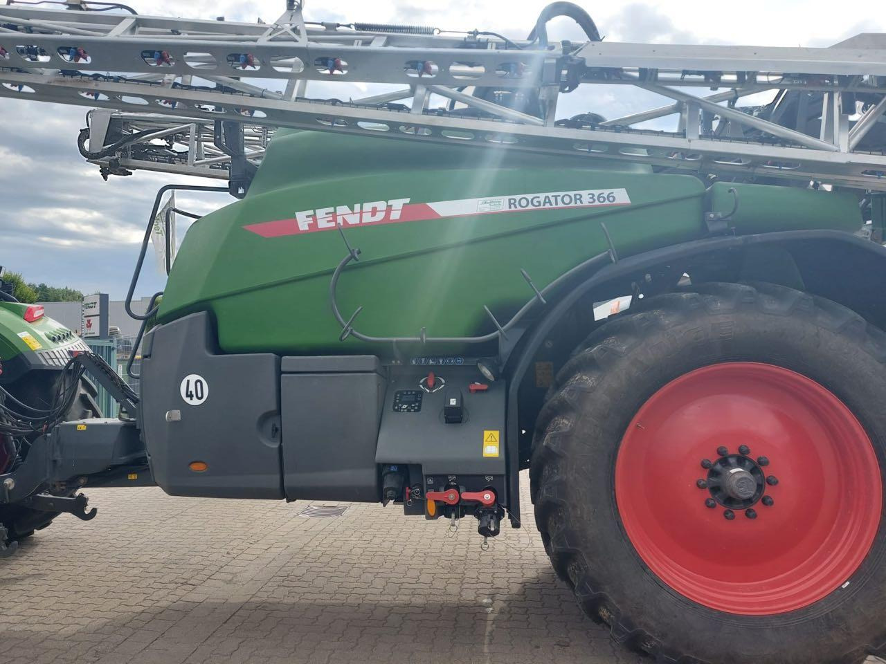 Fendt Rogator 366 - آلة الرش المقطورة: صور 4 Fendt Rogator 366 - آلة الرش المقطورة: صور 4