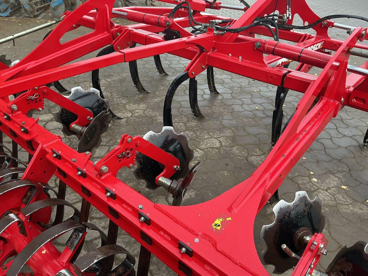 Horsch Terano 4 FX - مسلفة: صور 2 Horsch Terano 4 FX - مسلفة: صور 2