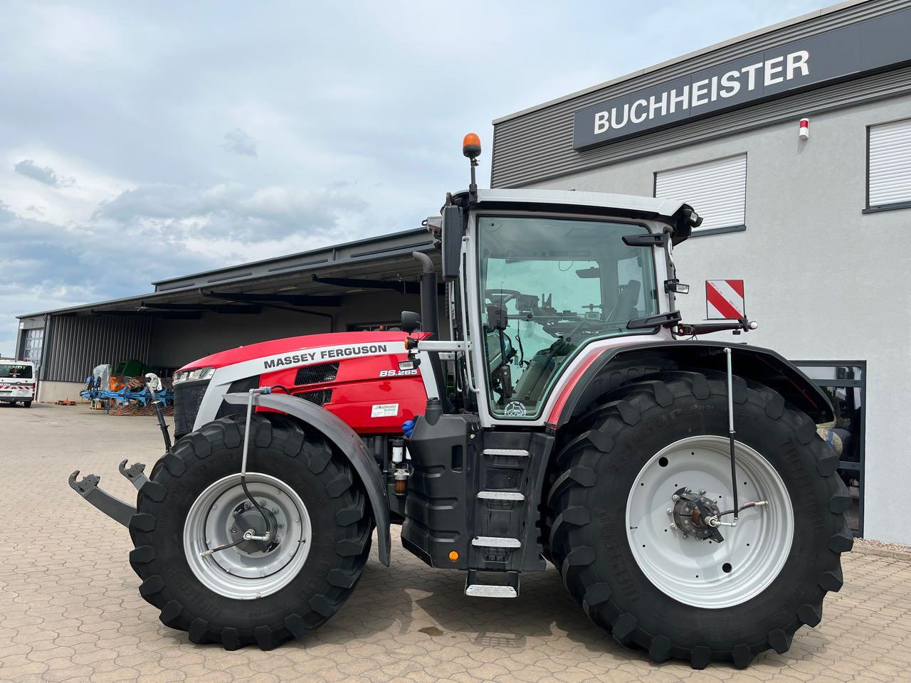 Massey Ferguson 8S.265 Dyna-VT Exclusive - جرار: صور 2 Massey Ferguson 8S.265 Dyna-VT Exclusive - جرار: صور 2