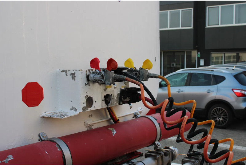 Atcomex + 3 AXEL + 32.000 ltr Fuel transport - نصف مقطورة صهريج: صور 3 Atcomex + 3 AXEL + 32.000 ltr Fuel transport - نصف مقطورة صهريج: صور 3