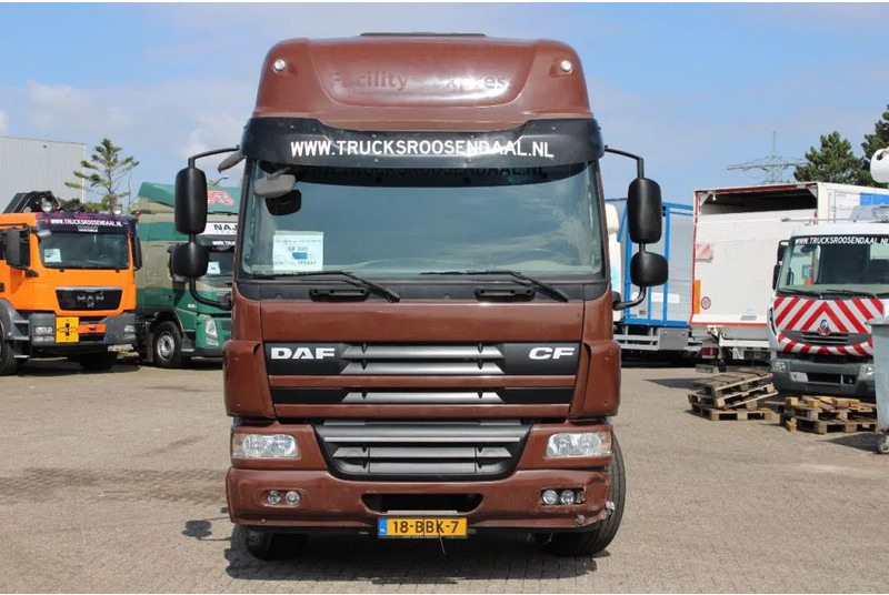 DAF CF 65 220 + lift + euro 5 - الشاسيه شاحنة: صور 2 DAF CF 65 220 + lift + euro 5 - الشاسيه شاحنة: صور 2