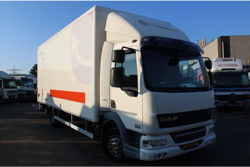 DAF LF 45 .210 + EURO 5 + LIFT + 6.38METER - بصندوق مغلق شاحنة: صور 2 DAF LF 45 .210 + EURO 5 + LIFT + 6.38METER - بصندوق مغلق شاحنة: صور 2