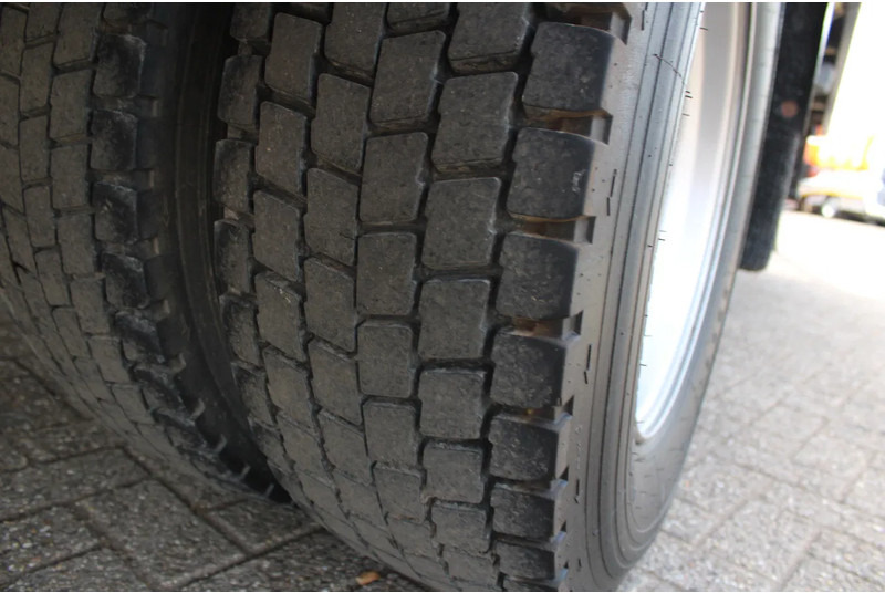 شاحنة نقل سيارات شاحنة DAF LF 55.220 + HYDROLIC RAMPS + MANUAL: صور 18