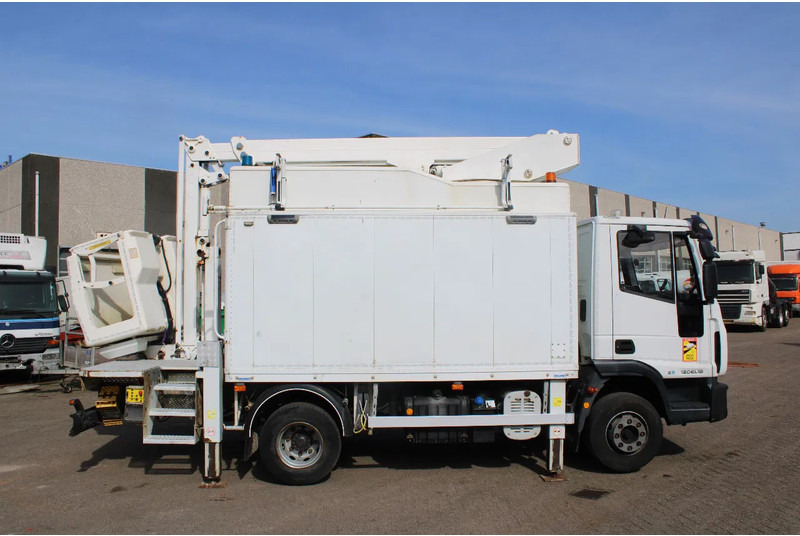 شاحنة Iveco Eurocargo 120EL18 + COMET + EURO 5: صور 18