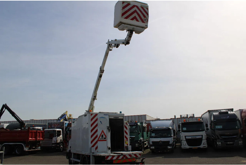 شاحنة Iveco Eurocargo 120EL18 + COMET + EURO 5: صور 12