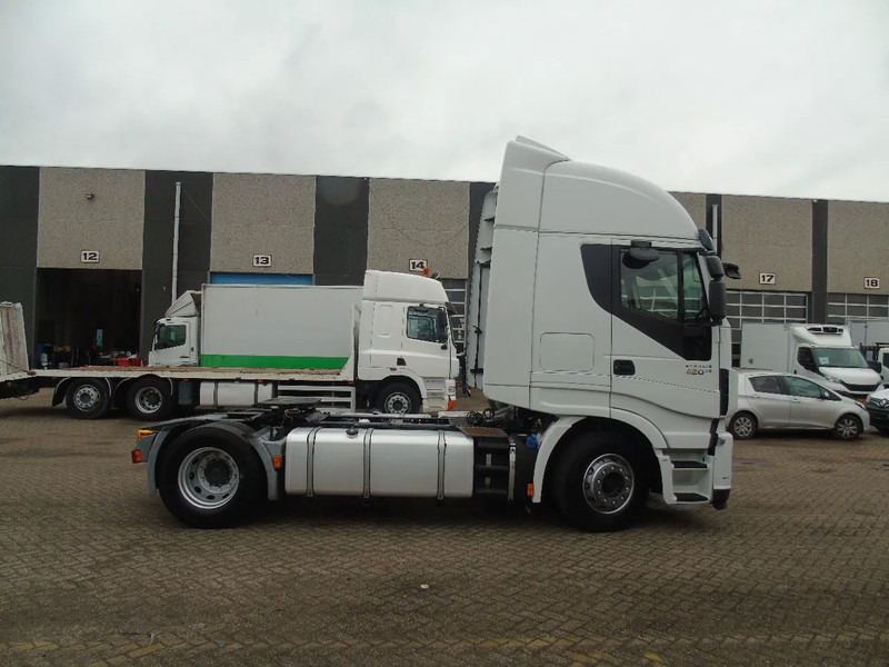 Iveco Stralis 420 + euro 6 - شاحنة جرار: صور 3 Iveco Stralis 420 + euro 6 - شاحنة جرار: صور 3