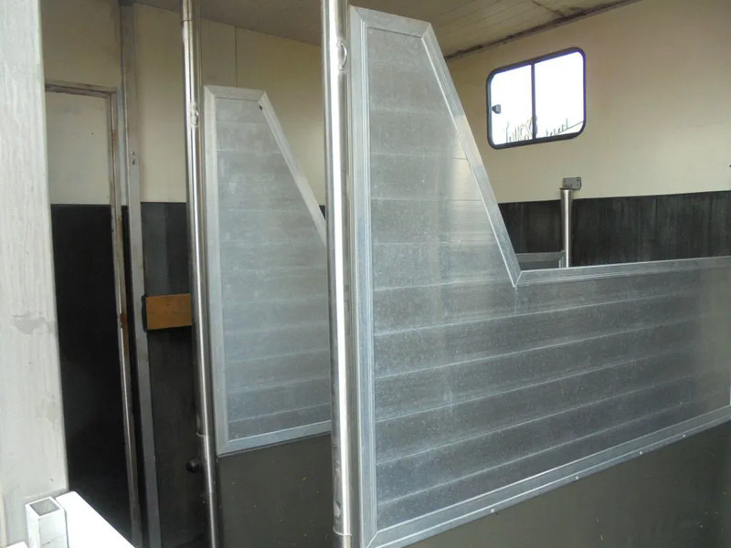 MAN 12 .225 + MANUAL - شاحنة نقل خيل: صور 5 MAN 12 .225 + MANUAL - شاحنة نقل خيل: صور 5