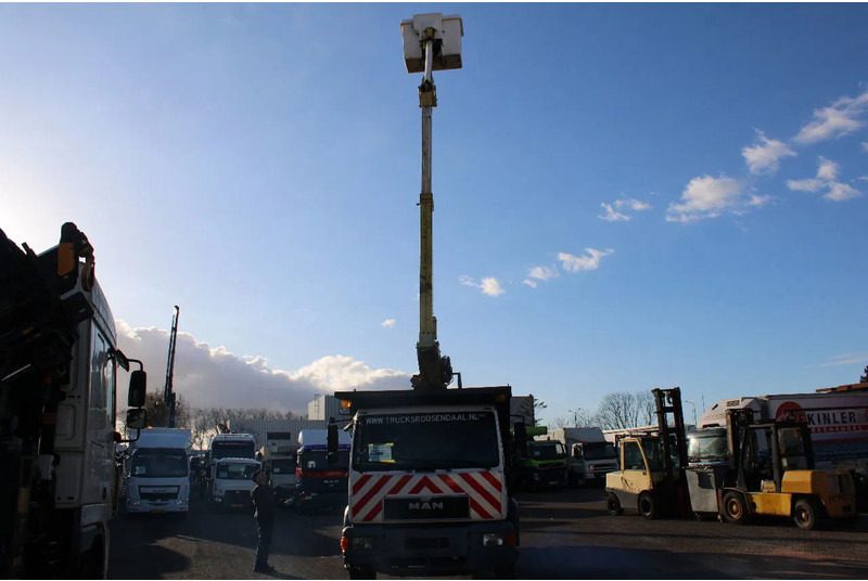 MAN 14.224 + EURO 2 + PTO + EFFER 95 / 2S + 11.5meter platform - شاحنة كرين: صور 3 MAN 14.224 + EURO 2 + PTO + EFFER 95 / 2S + 11.5meter platform - شاحنة كرين: صور 3