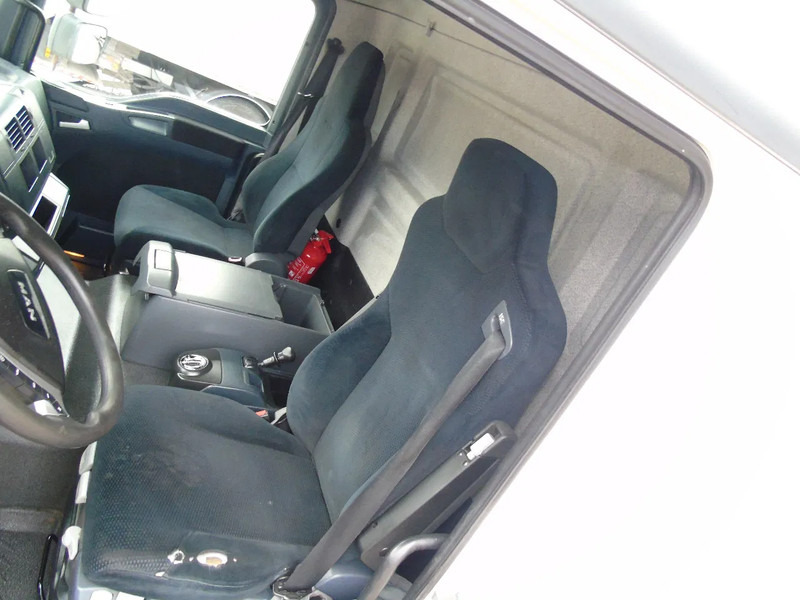 MAN TGL 12.250 + EURO 5 + LIFT - بصندوق مغلق شاحنة: صور 2 MAN TGL 12.250 + EURO 5 + LIFT - بصندوق مغلق شاحنة: صور 2