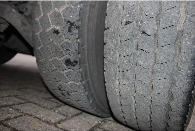 بصندوق مغلق شاحنة MAN TGL 8.220 + EURO 6 + LIFT: صور 13