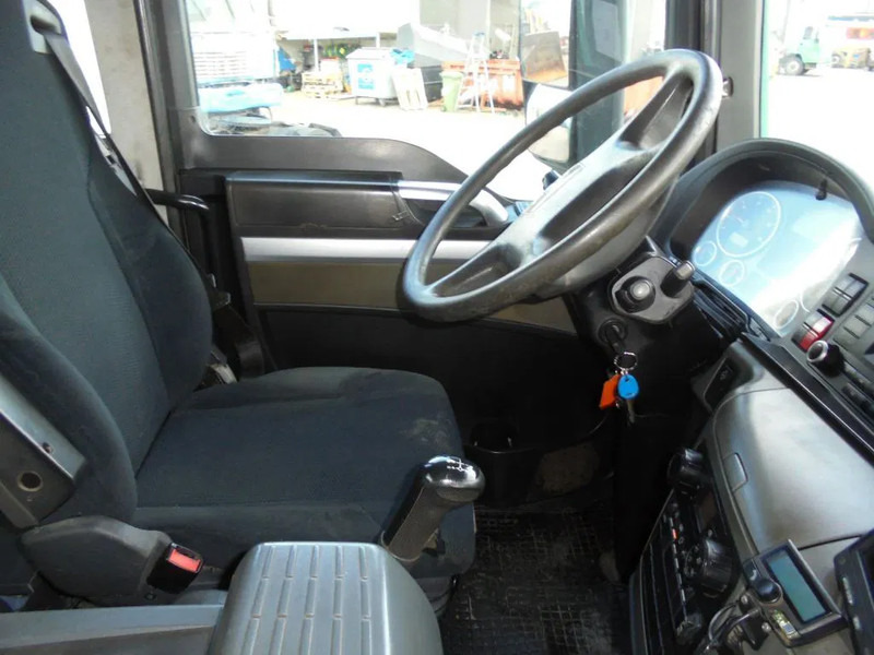 MAN TGS 26.440 Euro 5 + Manual + Hiab 288 E-5 Crane +JIB 4 + 6X4+REMOTE - شاحنة كرين: صور 4 MAN TGS 26.440 Euro 5 + Manual + Hiab 288 E-5 Crane +JIB 4 + 6X4+REMOTE - شاحنة كرين: صور 4