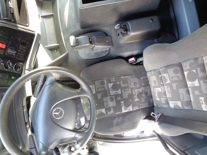 Mercedes-Benz AXOR 1823 + Dhollandia Lift - بصندوق مغلق شاحنة: صور 5 Mercedes-Benz AXOR 1823 + Dhollandia Lift - بصندوق مغلق شاحنة: صور 5