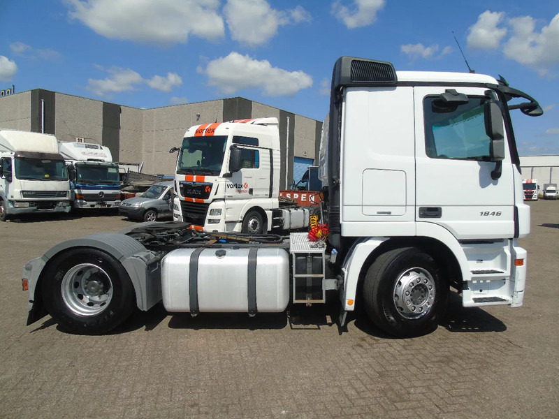 Mercedes-Benz Actros 1846 + RETARDER + EURO 5 + MP3 + 2 PEDALS + PTO - شاحنة جرار: صور 4 Mercedes-Benz Actros 1846 + RETARDER + EURO 5 + MP3 + 2 PEDALS + PTO - شاحنة جرار: صور 4