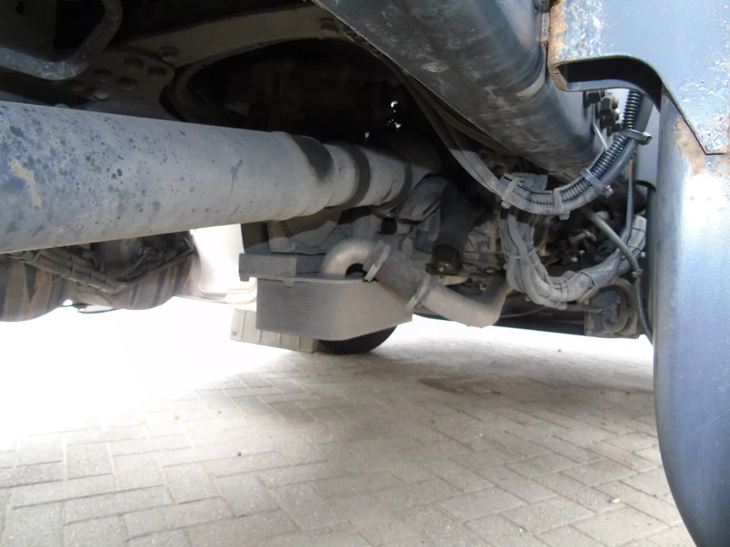 Mercedes-Benz Axor 1843 + RETARDER + EURO 5 + 2x IN STOCK - شاحنة جرار: صور 4 Mercedes-Benz Axor 1843 + RETARDER + EURO 5 + 2x IN STOCK - شاحنة جرار: صور 4