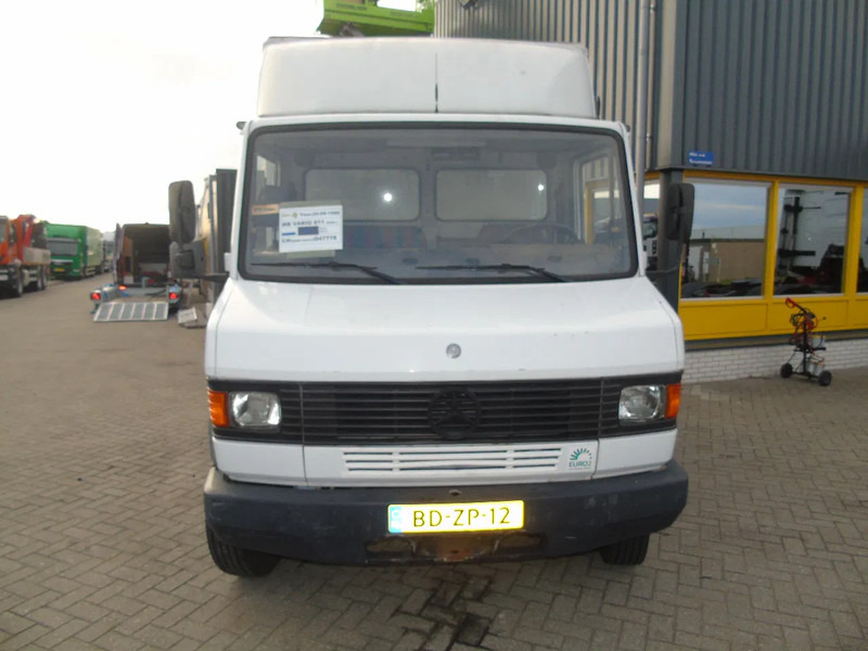 Mercedes-Benz Vario 813 811 + MANUAL + EURO 1 - بصندوق مغلق شاحنة: صور 5 Mercedes-Benz Vario 813 811 + MANUAL + EURO 1 - بصندوق مغلق شاحنة: صور 5