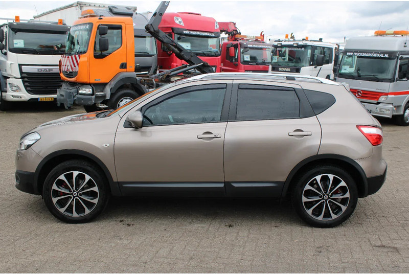 Nissan QASHQAI 2.0 AUTOMATIC / CAMERA - سيارة دفع رباعي: صور 2 Nissan QASHQAI 2.0 AUTOMATIC / CAMERA - سيارة دفع رباعي: صور 2