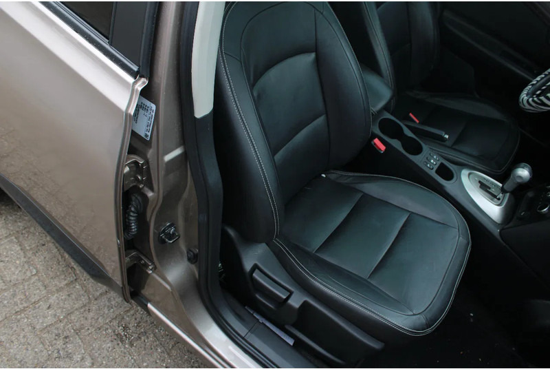 سيارة دفع رباعي Nissan QASHQAI 2.0 AUTOMATIC / CAMERA: صور 19