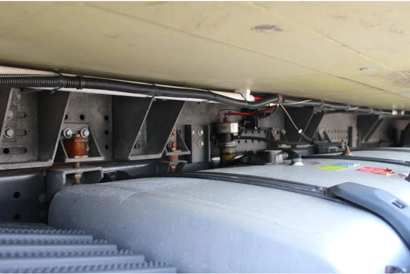 مبردة شاحنة Scania G 440 + 6x2 + carrier + euro 5 + lift: صور 9