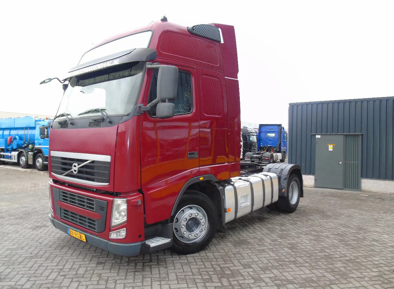 Volvo FH 420 + MANUAL + EURO 5 + 6x IN STOCK - شاحنة جرار: صور 2 Volvo FH 420 + MANUAL + EURO 5 + 6x IN STOCK - شاحنة جرار: صور 2