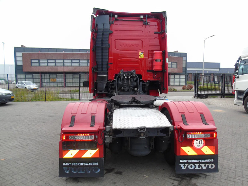 Volvo FH 460 + PTO + SPOILER + EURO 6 - شاحنة جرار: صور 4 Volvo FH 460 + PTO + SPOILER + EURO 6 - شاحنة جرار: صور 4