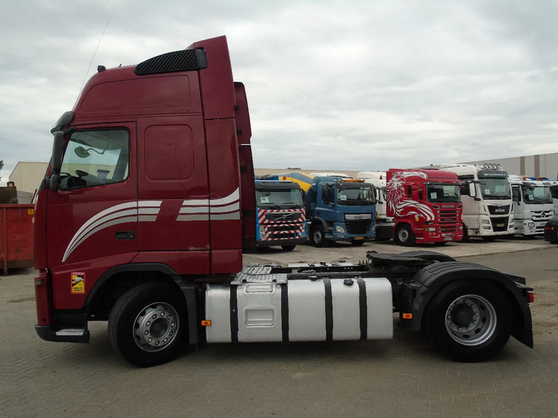Volvo FH 460 + XL CAB + MANUAL + EURO 5 - شاحنة جرار: صور 2 Volvo FH 460 + XL CAB + MANUAL + EURO 5 - شاحنة جرار: صور 2