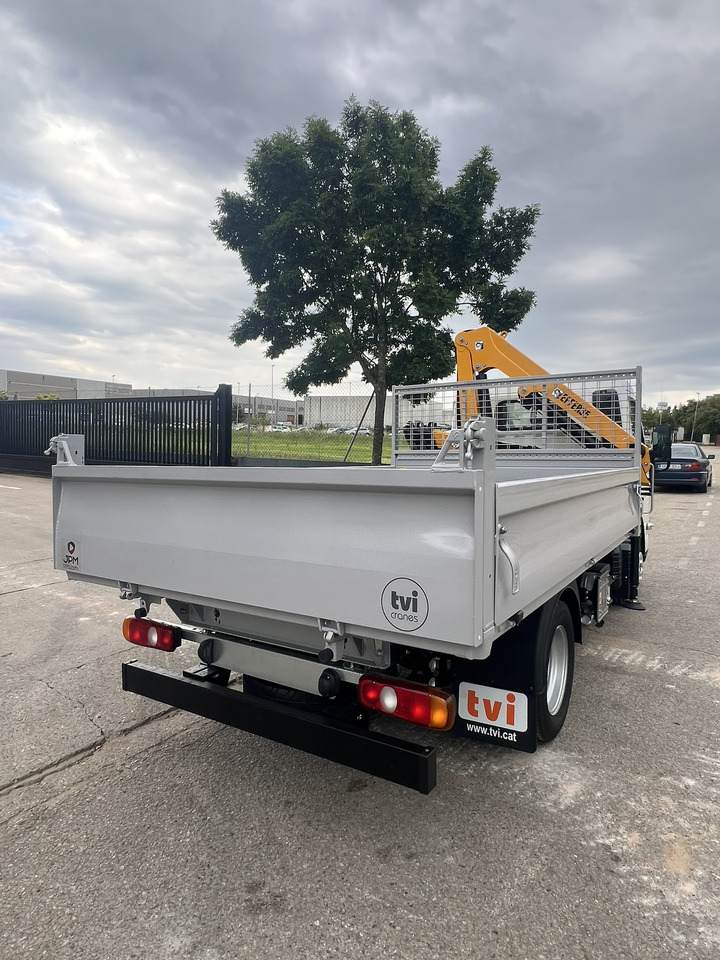 FUSO 35 3S - شاحنة كرين: صور 4 FUSO 35 3S - شاحنة كرين: صور 4