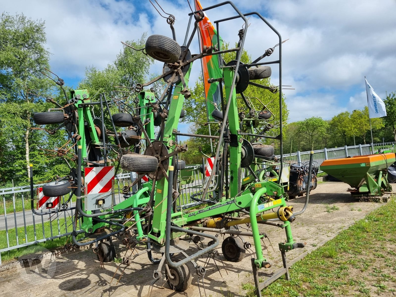 Deutz-Fahr Condimaster 7621 - لمّامَة القش: صور 3 Deutz-Fahr Condimaster 7621 - لمّامَة القش: صور 3