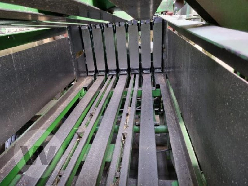 Krone Big Pack 120-80 - مكبس البالات المستطيله: صور 4 Krone Big Pack 120-80 - مكبس البالات المستطيله: صور 4