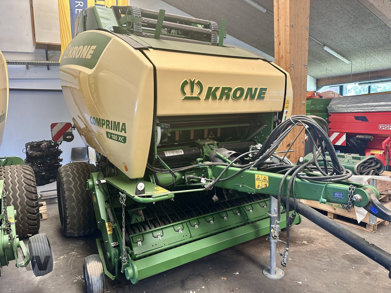 Krone Comprima V 180 XC - مكبس القش الدائري: صور 1 Krone Comprima V 180 XC - مكبس القش الدائري: صور 1