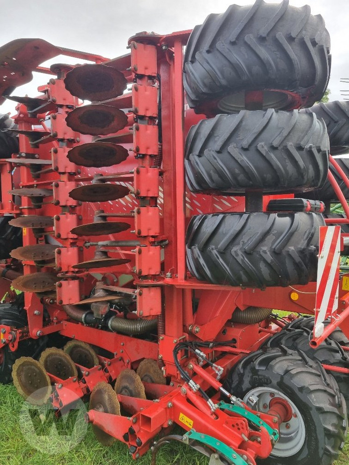 Kverneland U-Drill - معدات بذار: صور 2 Kverneland U-Drill - معدات بذار: صور 2