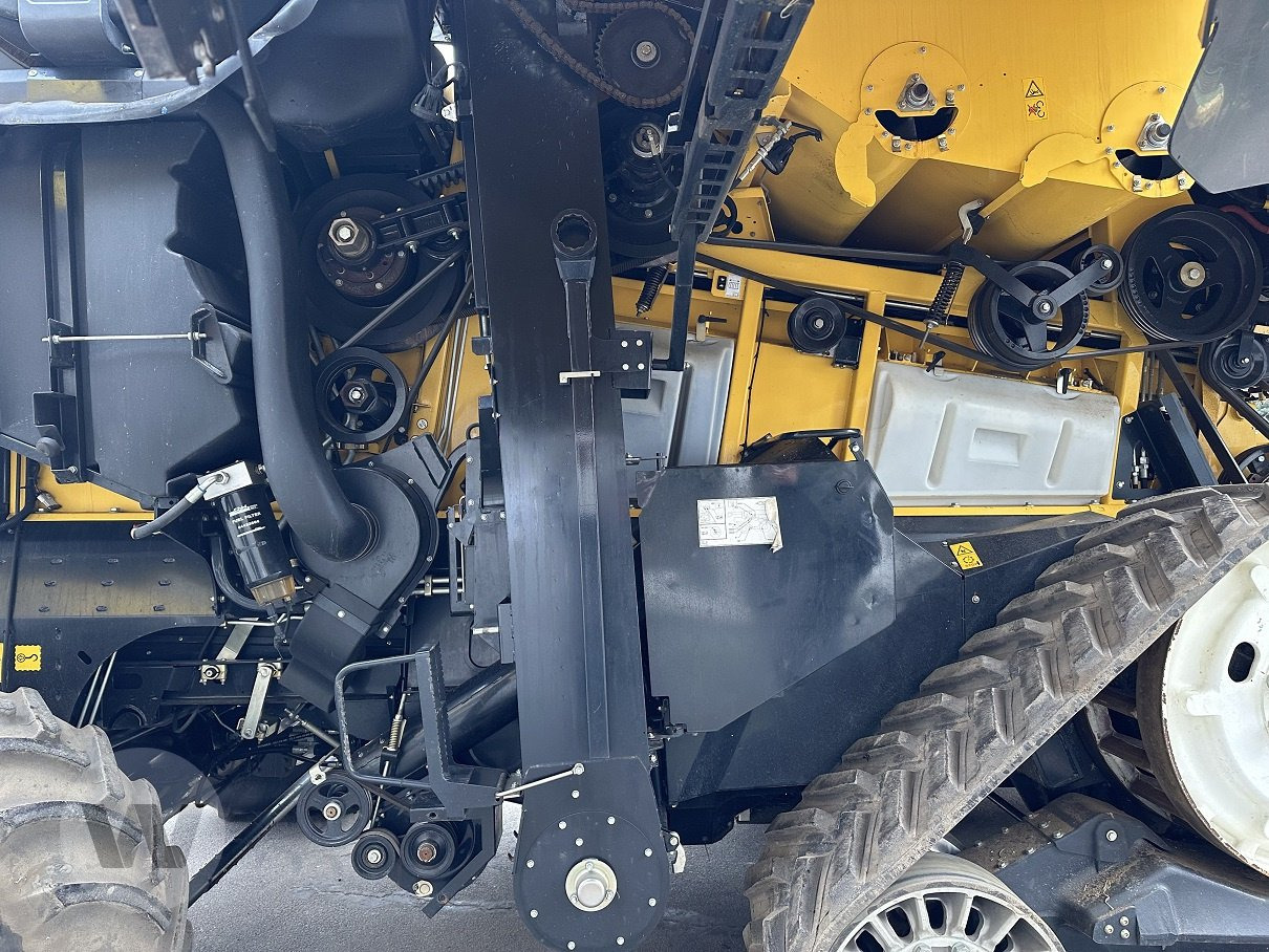 New Holland CR 8.90 - حصادة شاملة: صور 4 New Holland CR 8.90 - حصادة شاملة: صور 4