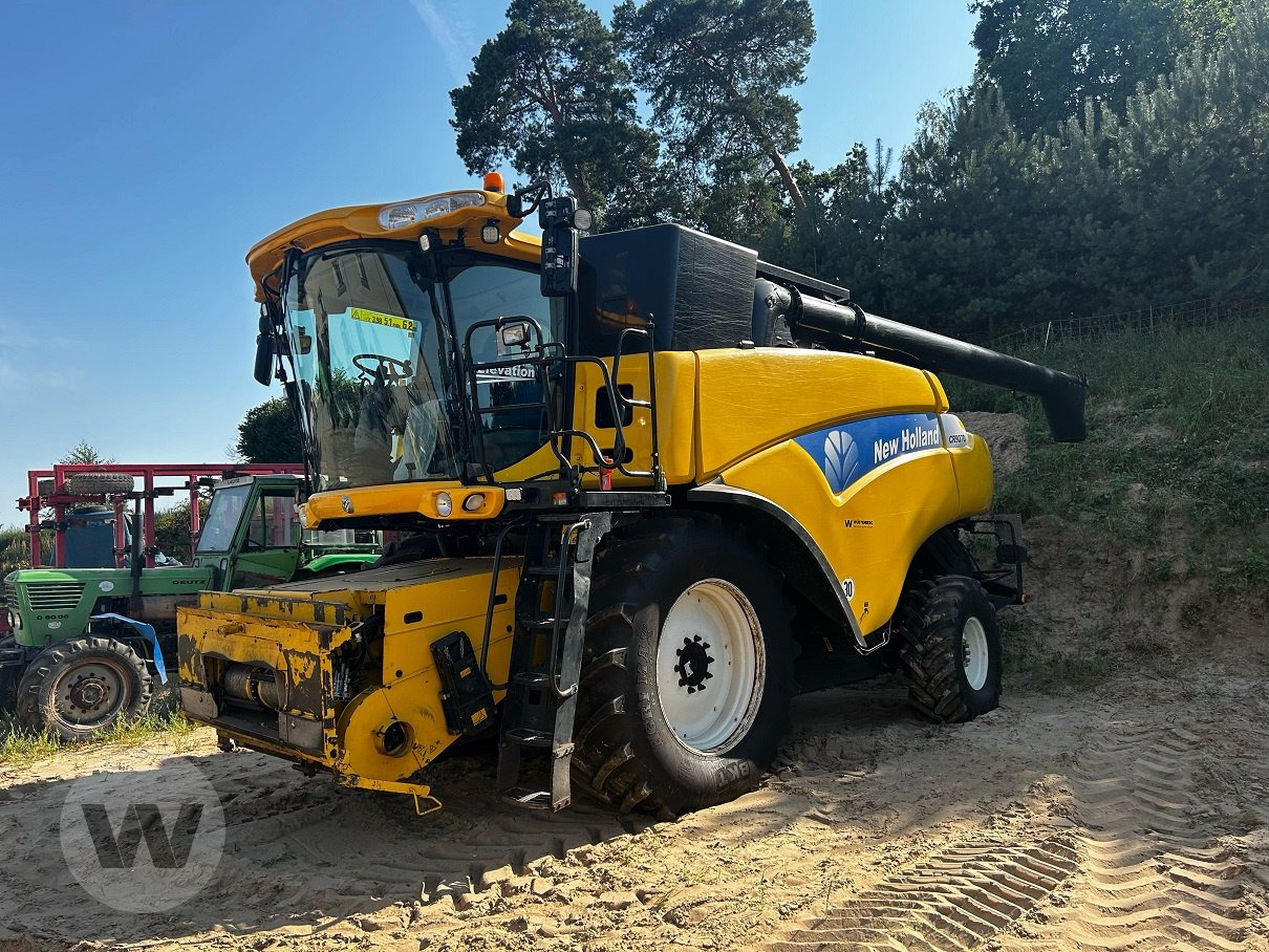 New Holland CR 9070 ELEV - جرار: صور 3 New Holland CR 9070 ELEV - جرار: صور 3