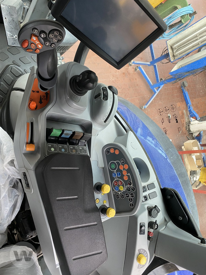 تأجير New Holland T 7.245 New Holland T 7.245: صور 11 تأجير New Holland T 7.245 New Holland T 7.245: صور 11