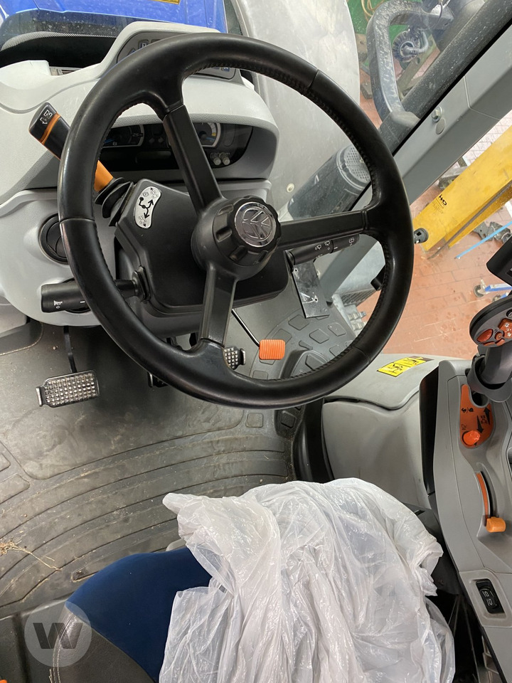 تأجير New Holland T 7.245 New Holland T 7.245: صور 12 تأجير New Holland T 7.245 New Holland T 7.245: صور 12