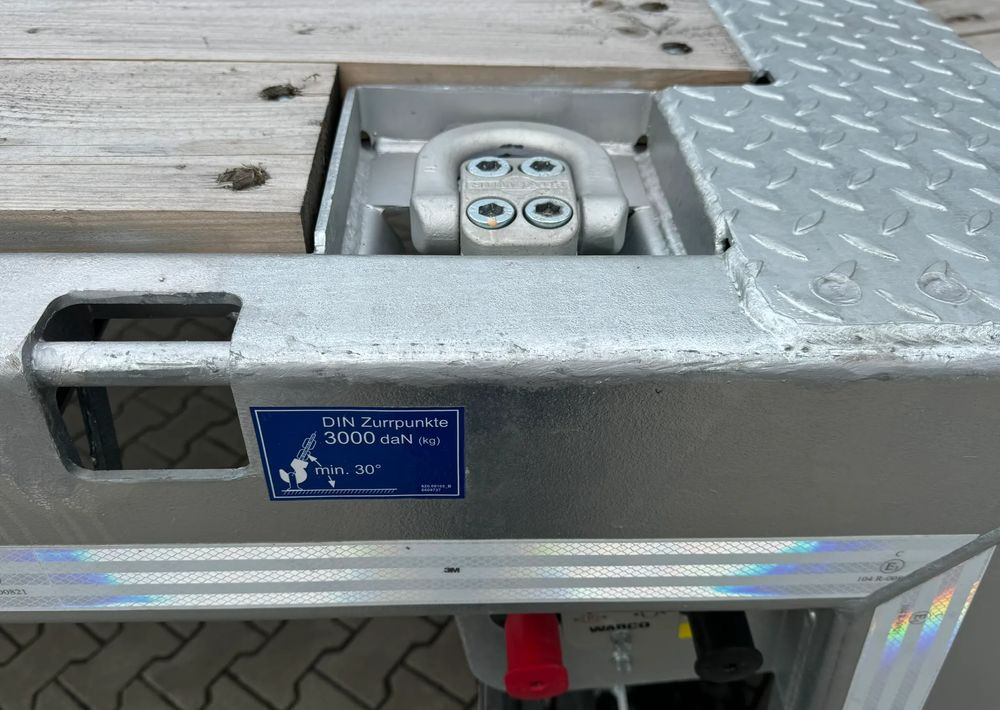 Humbaur HTS30K - عربة مسطحة منخفضة نصف مقطورة: صور 5 Humbaur HTS30K - عربة مسطحة منخفضة نصف مقطورة: صور 5