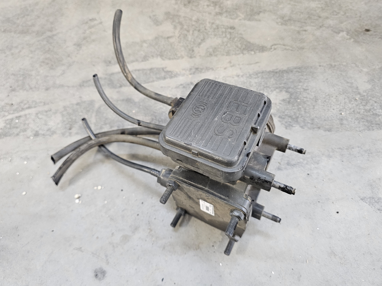 MERCEDES-BENZ MP4 / EBS VALVE / A0014311013 / K000920 - صمام الفرامل: صور 2 MERCEDES-BENZ MP4 / EBS VALVE / A0014311013 / K000920 - صمام الفرامل: صور 2
