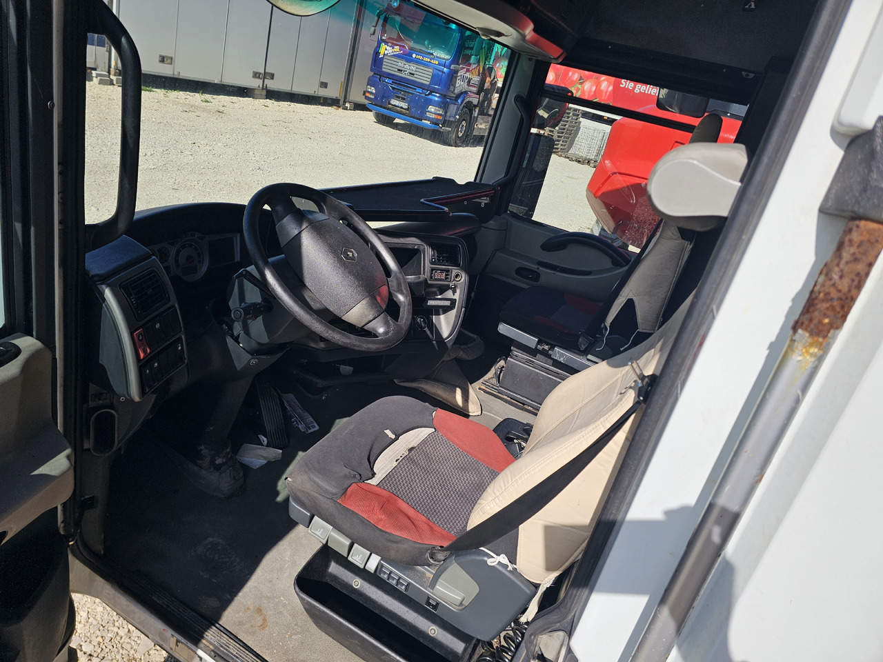 RENAULT MAGNUM DXI VEGA LIFT / COMPLETE CABINE - الكبائن: صور 5 RENAULT MAGNUM DXI VEGA LIFT / COMPLETE CABINE - الكبائن: صور 5