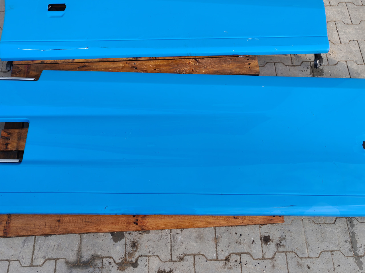 قطع الغيار RENAULT RANGE T EURO 6 / SIDE SPOILERS SET: صور 8 قطع الغيار RENAULT RANGE T EURO 6 / SIDE SPOILERS SET: صور 8