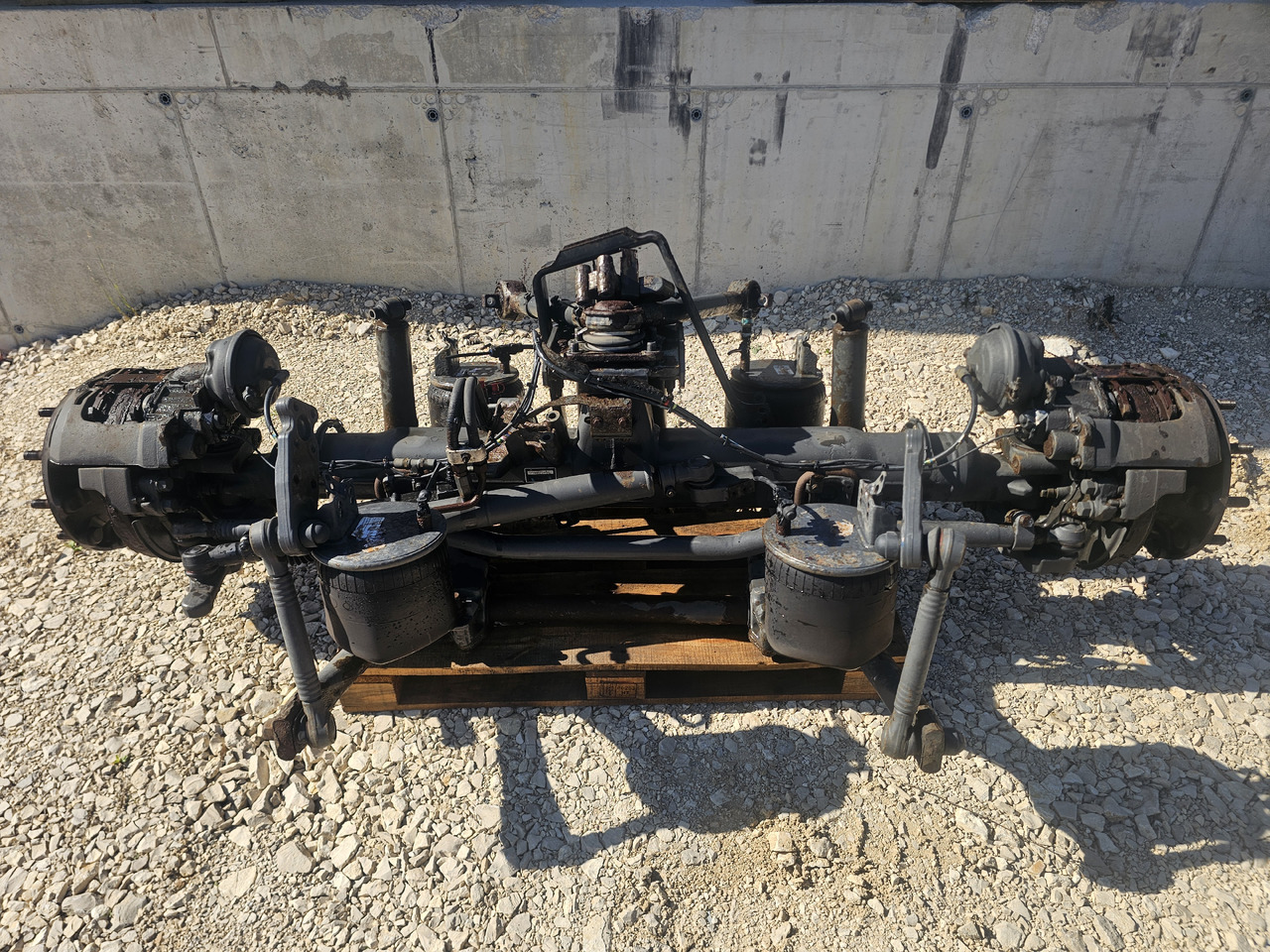 VOLVO FH FM / LIFT & STEERING AXLE / 6x2 / COMPLETE - المحور الخلفي: صور 2 VOLVO FH FM / LIFT & STEERING AXLE / 6x2 / COMPLETE - المحور الخلفي: صور 2
