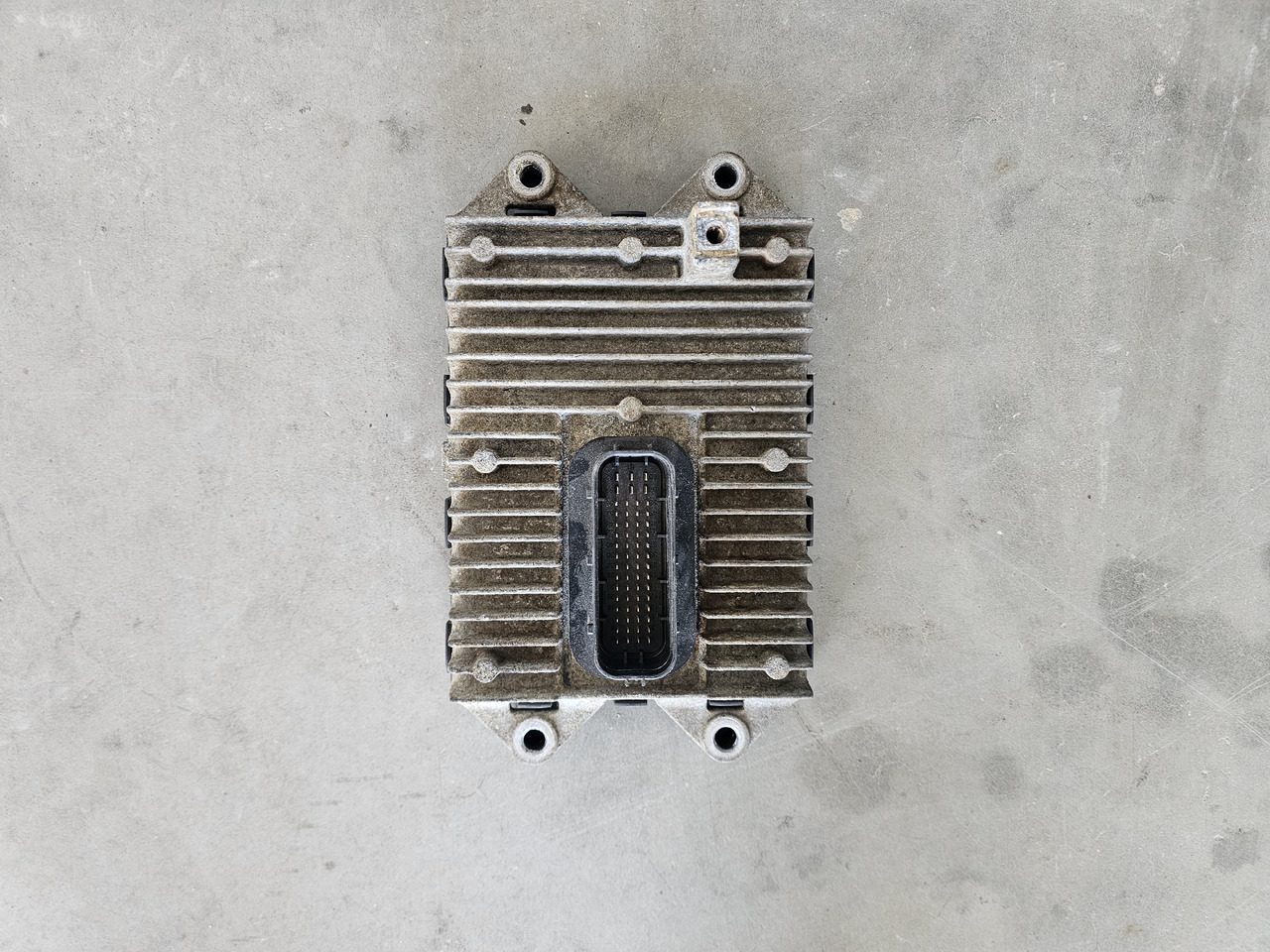 VOLVO FH4 FM4 / ADBLUE SCR CONTROL UNIT / 21911783 P01 - كتلة التحكم: صور 2 VOLVO FH4 FM4 / ADBLUE SCR CONTROL UNIT / 21911783 P01 - كتلة التحكم: صور 2