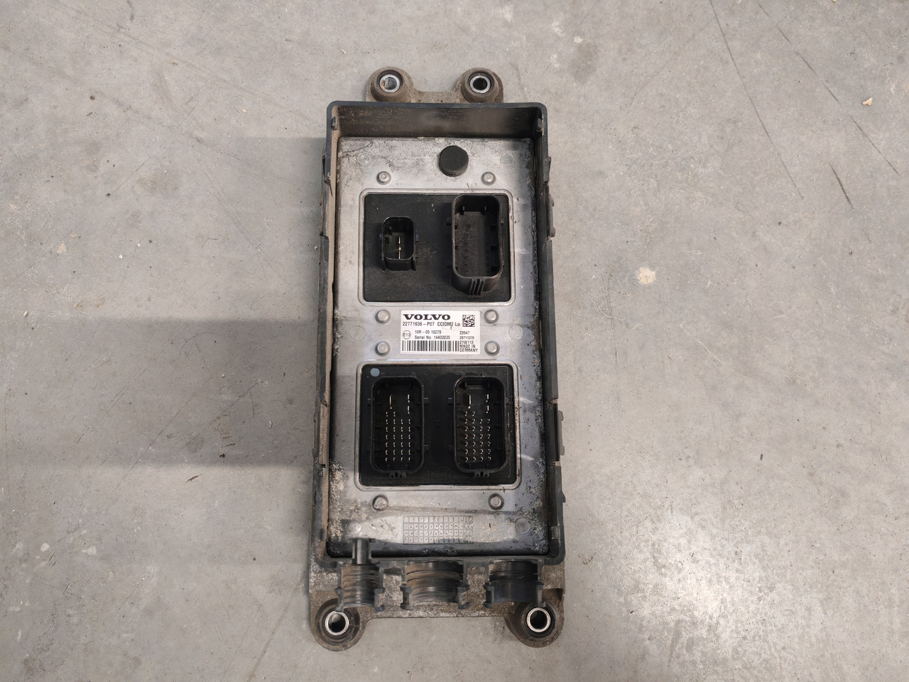 VOLVO FH5 FM5 EURO 6 / CCIOM2 Lo CONTROL UNIT/ 22771636 P02 - كتلة التحكم: صور 2 VOLVO FH5 FM5 EURO 6 / CCIOM2 Lo CONTROL UNIT/ 22771636 P02 - كتلة التحكم: صور 2
