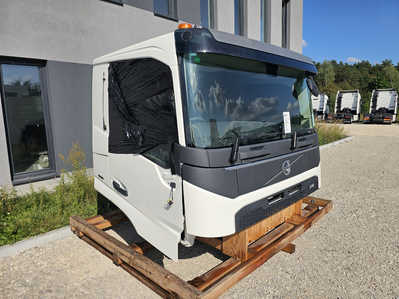 VOLVO FM5 FMX LOW DAY CAB / FULLY COMPLETE / BRAND NEW - الكبائن: صور 4 VOLVO FM5 FMX LOW DAY CAB / FULLY COMPLETE / BRAND NEW - الكبائن: صور 4