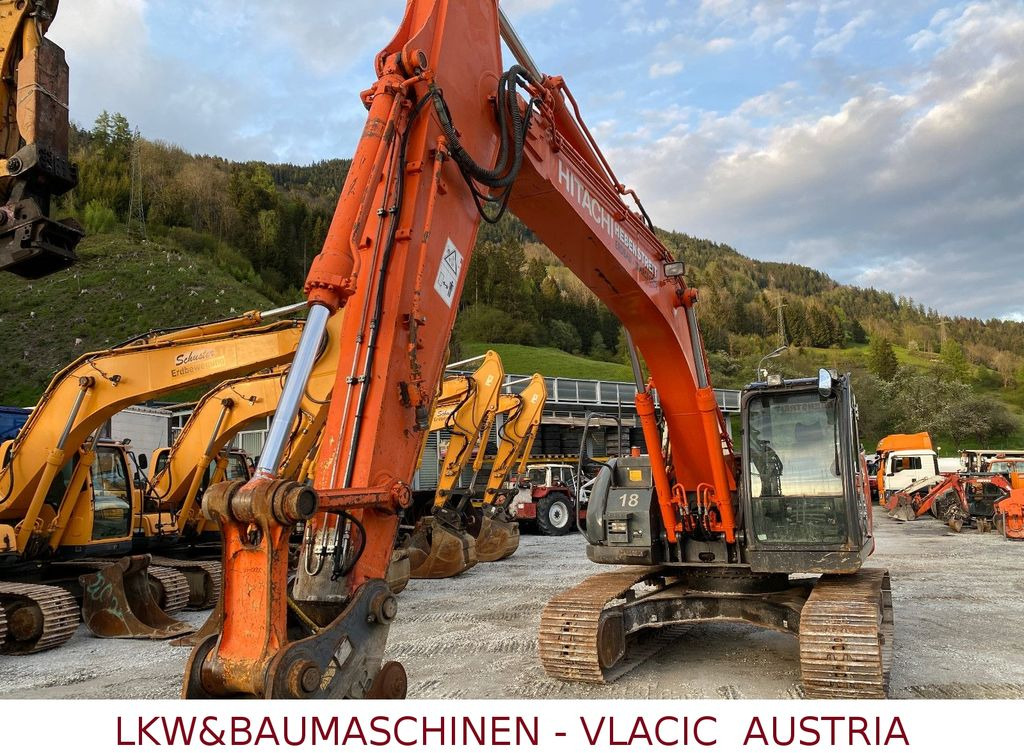 Hitachi ZX 225 USLC-3 - حفارات زحافة: صور 2 Hitachi ZX 225 USLC-3 - حفارات زحافة: صور 2