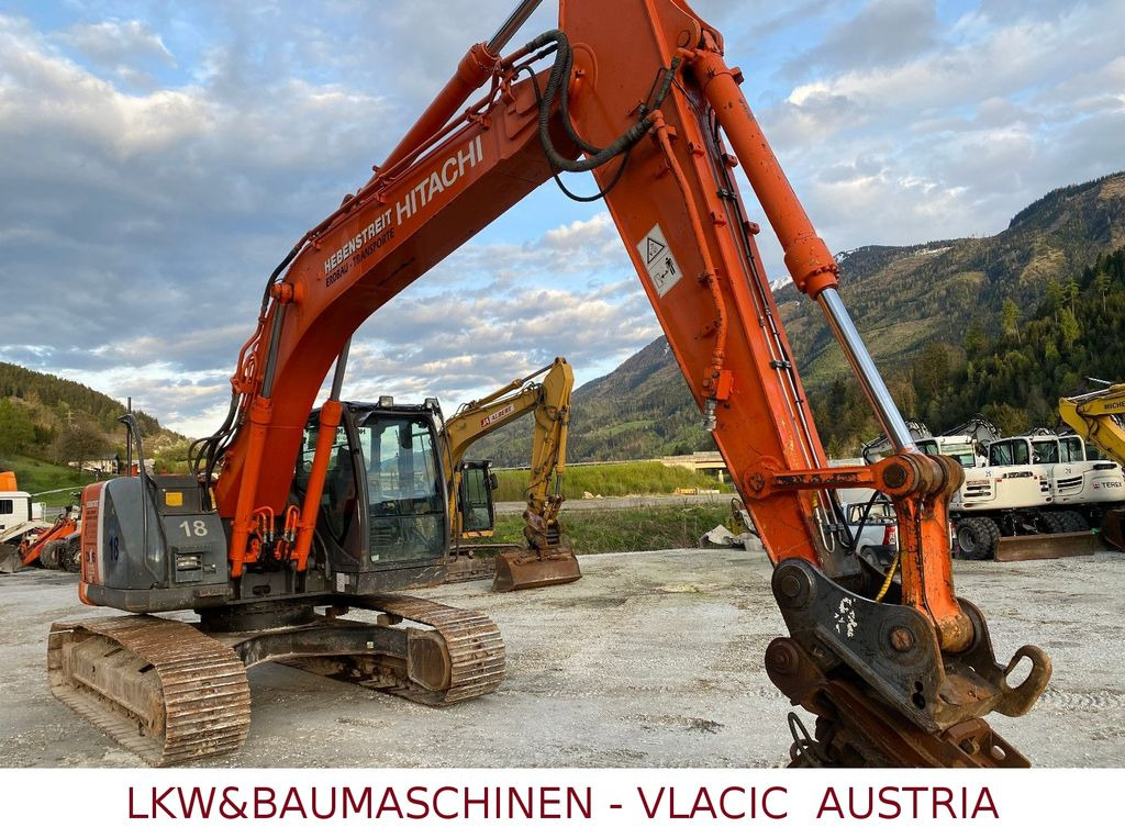 Hitachi ZX 225 USLC-3 - حفارات زحافة: صور 1 Hitachi ZX 225 USLC-3 - حفارات زحافة: صور 1