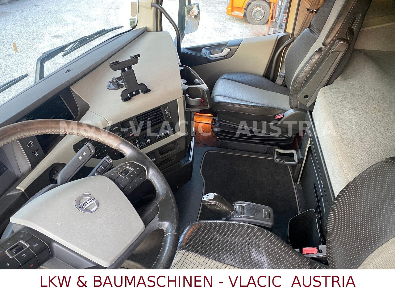 Volvo FH 540 (6X4) D13K540 - شاحنة قطع الأشجار: صور 4 Volvo FH 540 (6X4) D13K540 - شاحنة قطع الأشجار: صور 4