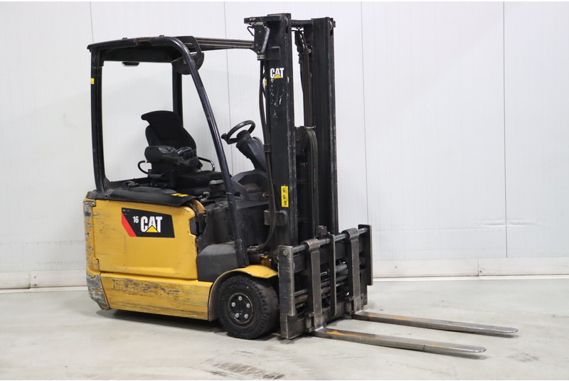 Caterpillar EP16ANT - رافعة شوكية كهربائية: صور 1 Caterpillar EP16ANT - رافعة شوكية كهربائية: صور 1